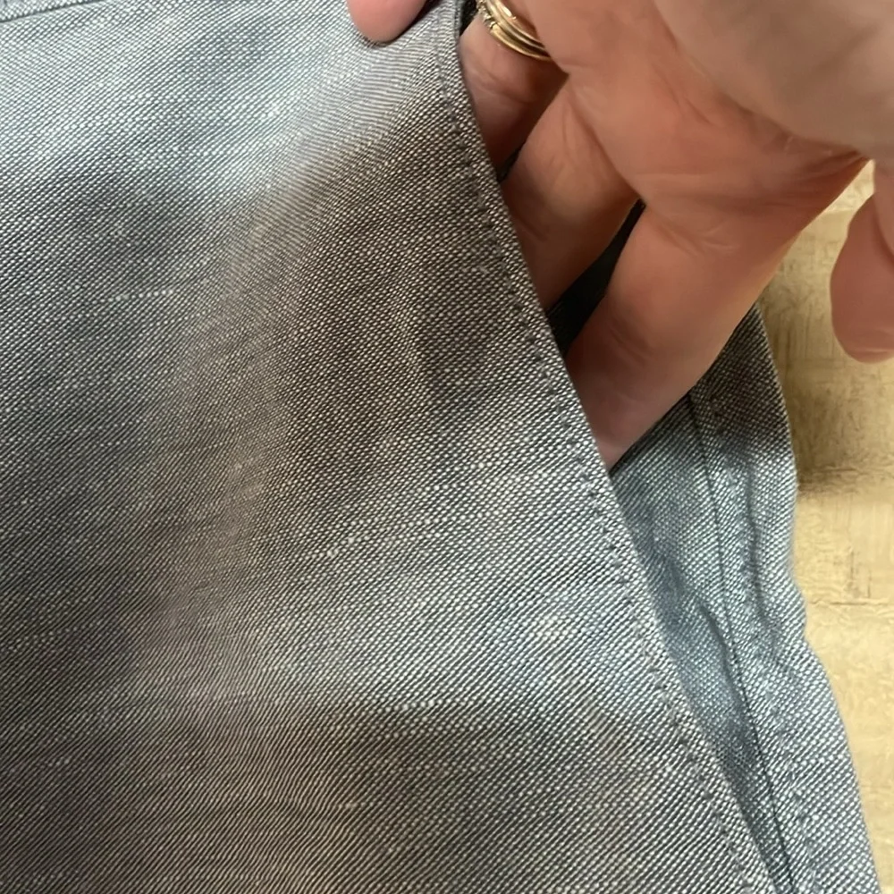 Banana Republic size 32 Gray City Straight Fit 11” Short with front&back pocket